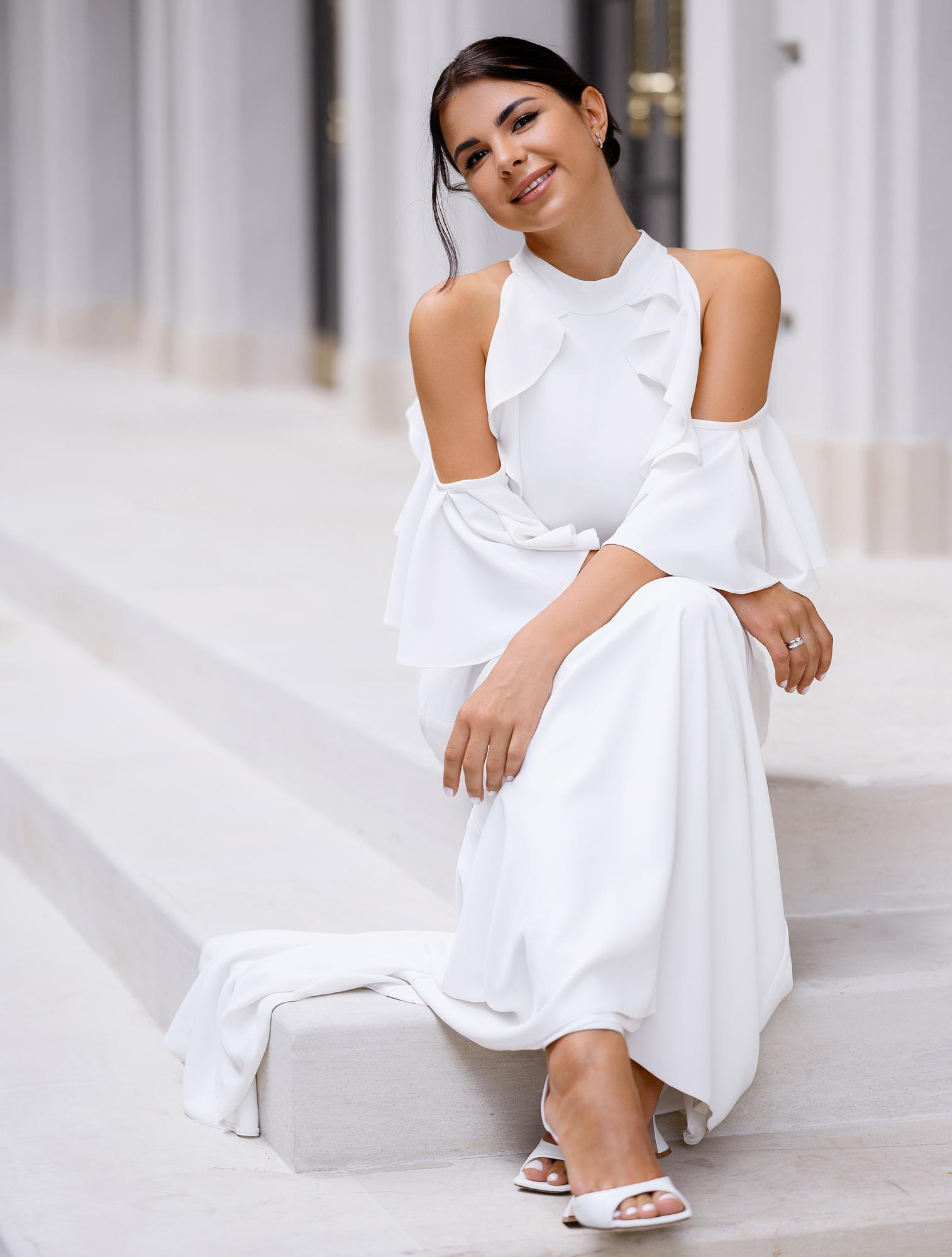 The Perfect White Dress: A Timeless Wardrobe Essential