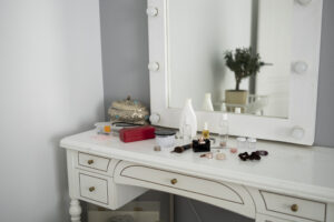 Vanity mirrors