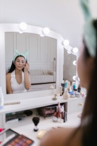 Vanity mirrors